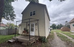 1507 E Washington Street, Clinton, IL 61727