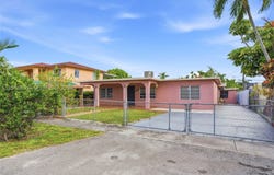 921 E 14 St, Hialeah, FL 33010