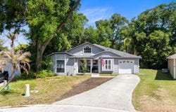 601 ARLINGTON Court, EUSTIS, FL 32726