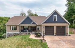 1 RED DEER PL, STAUNTON, VA 24401