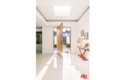 1124 Summit Dr, Beverly Hills, CA 90210