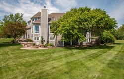 946 Wynstone Drive, Jefferson, SD 57038