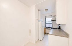 33-38 Parsons Blvd, Flushing, NY 11354