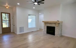 25 CRESCENT Ln, Selmer, TN 38375