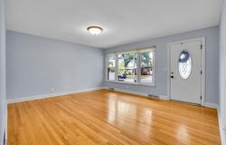 1402 S Robert Drive, Mount Prospect, IL 60056