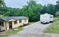 52 Random Road, Edwards, MO 65326