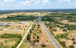 N Magnolia Ave, Luling, TX 78648