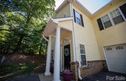 1392 21st Avenue NE, Hickory, NC 28601