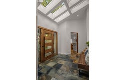 2595 Upper Highline Dr, HoodRiver, OR 97031