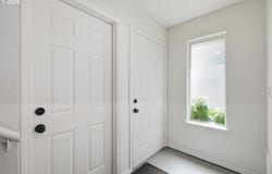 2727 GATEWAY St, Springfield, OR 97477