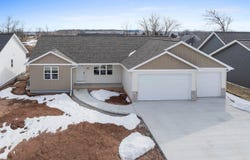 N9272 CONSTELLATION Drive, APPLETON, WI 54915
