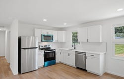 878 Oberlin Drive, Heath, OH 43056