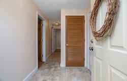 212 Ridgefield Cir, Clinton, MA 01510