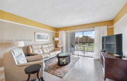 7847 Golf Circle Dr, Margate, FL 33063