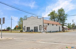 413 W Batte Street, Cameron, TX 76520