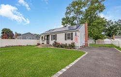 11 Delano Place, West Babylon, NY 11704