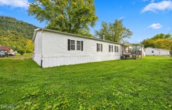 2712 E 4th Avenue, Big Stone Gap, VA 24219