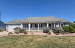 2309 E Lakeview Drive, Casey, IL 62420