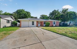 301 E Fuller Drive, Euless, TX 76039