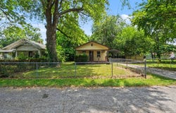 2434 N Pickwick Avenue, Springfield, MO 65803