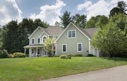 107 Old School House Rd, Oakham, MA 01068