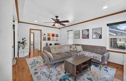 615 W 77th Street, Kansas City, MO 64114