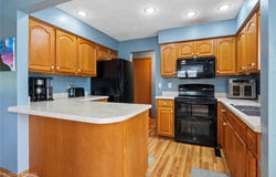 14421 Summit Drive, Clive, IA 50325