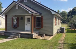 1308 E Oak St, Dexter, MO 63841