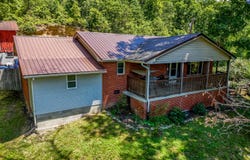 1845 Spaws Creek, West Liberty, KY 41472