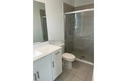 10557 W 32nd Ln, Hialeah, FL 33018