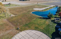 55 Jasons Pointe, Highland, IL 62249