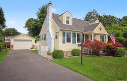 9 Mansion Drive, Hyde Park, NY 12538