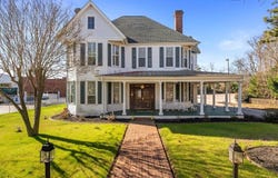 208 S Main St, Abbeville, SC 29620