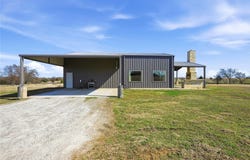 140 Turkey Farm Road, Whitesboro, TX 76273