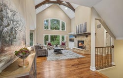 1646 Twisted Oak Ct, Hartland, WI 53029