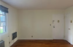 1010 Rottkampt Street, Valley Stream, NY 11580