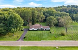 806 E Warner Road, Akron, OH 44319