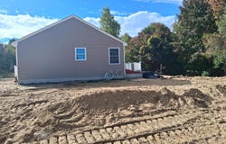 1122 Post Road, Bowdoinham, ME 04008