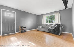 921 E Columbia Street, Mason, MI 48854