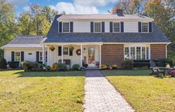 847 Middlesex Road, Topsham, ME 04086