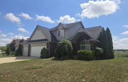 33445 Bay Hill Drive, Romulus, MI 48174
