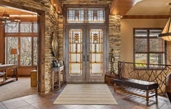 700 Hidden Creek Trail, Mendota Heights, MN 55118