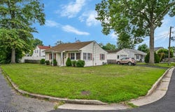 2 Orchid Pl, Middlesex Boro, NJ 08846-2344
