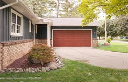 1064 Woodside Drive, Haslett, MI 48840