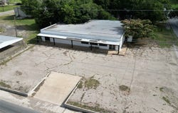 125 E Navarro Avenue, De Leon, TX 76444