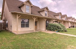 126 Sandstone Dr, Jarrell, TX 76537