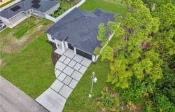 6037 N Moss Circle, Labelle, FL 33935