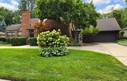543 Vernier Road, Grosse Pointe Woods, MI 48236