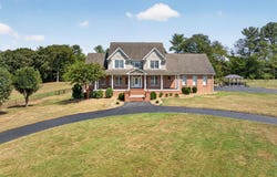 346 Parkway Rd, Tullahoma, TN 37388