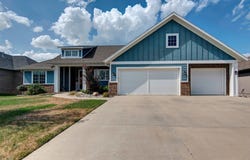707 N Fox Hill Circle, Nixa, MO 65714